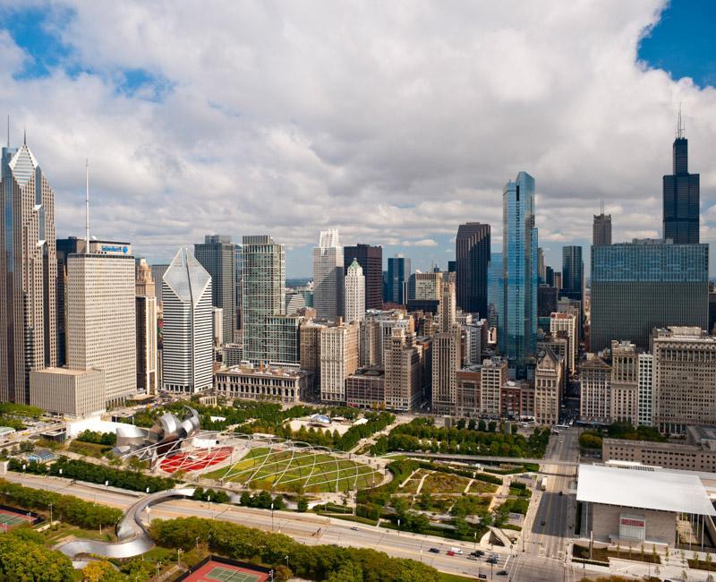 Photo of Chicago's iconic Grant Park and skyline